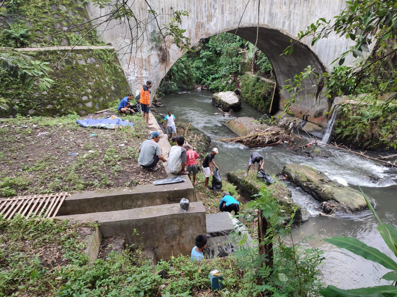 Pelaksanaan Kegiatan Program Kali Bersih
