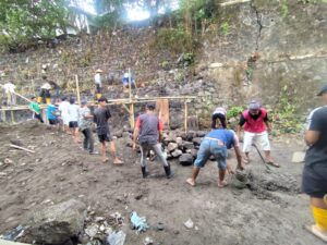 Pelaksanaan Padat Karya Tata Nilai Semangat Kayogyakartaan Kalurahan Sinduadi