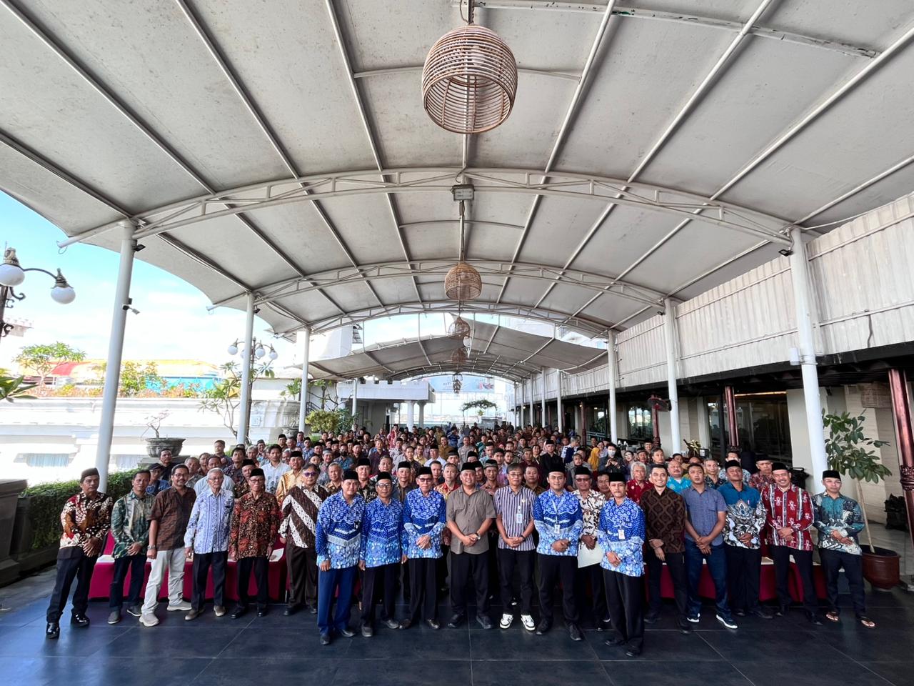 PENGUKUHAN PENGURUS RT RW KALURAHAN SINDUADI PERIODE 2025 – 2030